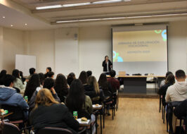 Estudiantes en sala de clases
