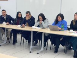 Directores y representantes de liceos PACE UC en reunión con autoridades de la universidad