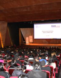 Imagen panorámica de la Ceremonia de Bienvenida Talleres PACE UC 2024